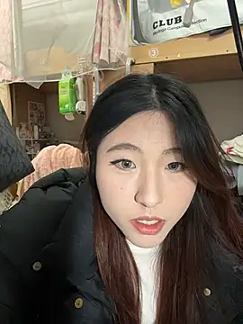 ououlovelove online show from February 9, 2026, 2:15 pm