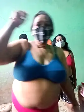 LoveOnStream online show from October 31, 2025, 11:18 am