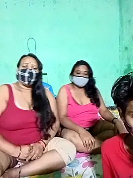 LoveOnStream online show from November 4, 2025, 4:00 pm