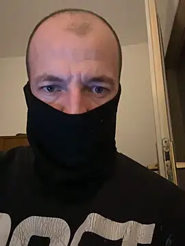 Snapshot of parka999 chatting on October 14, 2025, 5:24 pm parka999 online show from October 14, 2025, 5:24 pm