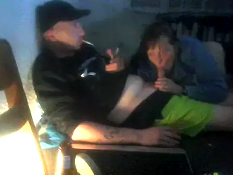 Snapshot of parka999 chatting on September 23, 2025, 10:39 pm parka999 online show from September 23, 2025, 10:39 pm