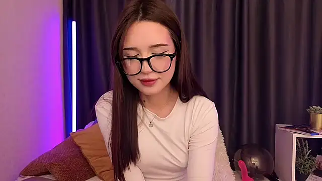 Snapshot of BlackEyesGirl chatting on April 1, 2026, 7:10 am BlackEyesGirl online show from April 1, 2026, 7:10 am