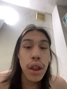 Snapshot of heytherepeoples717 chatting on January 9, 2026, 12:45 pm heytherepeoples717 online show from January 9, 2026, 12:45 pm