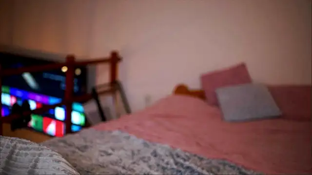 Snapshot of Emilyvanroessel chatting on February 13, 2026, 5:02 pm Emilyvanroessel online show from February 13, 2026, 5:02 pm