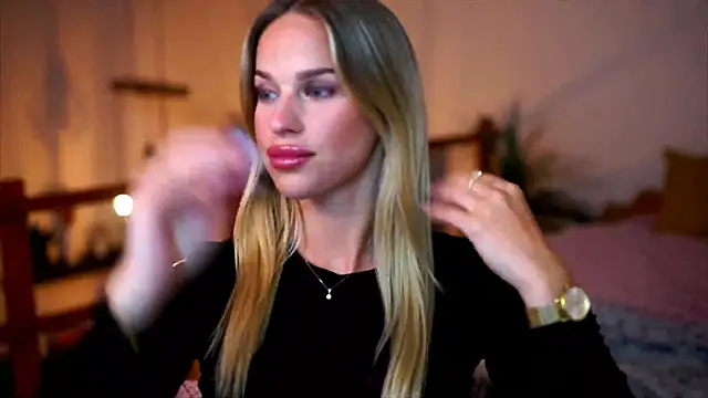 Snapshot of Emilyvanroessel chatting on November 19, 2025, 5:35 pm Emilyvanroessel online show from November 19, 2025, 5:35 pm