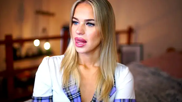 Snapshot of Emilyvanroessel chatting on January 10, 2026, 8:20 am Emilyvanroessel online show from January 10, 2026, 8:20 am