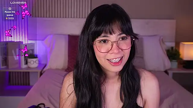Snapshot of aprilqueenie chatting on May 15, 2026, 7:45 pm aprilqueenie online show from May 15, 2026, 7:45 pm
