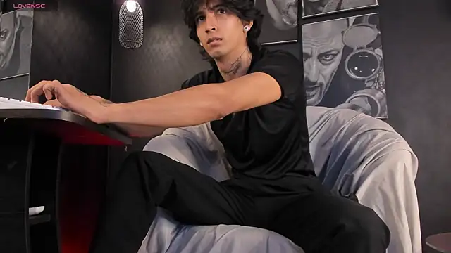 Snapshot of jett_savage chatting on December 3, 2025, 2:16 pm jett savage online show from December 3, 2025, 2:16 pm