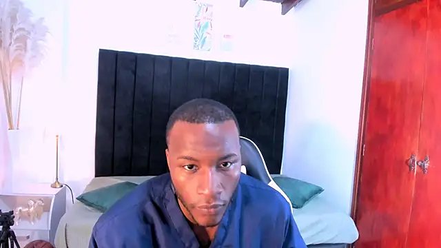 chrstian lewis1 online show from November 30, 2025, 4:08 pm