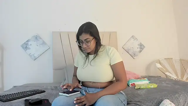 Snapshot of _Miaa_khalifa_ chatting on March 6, 2026, 12:11 pm Miaa khalifa online show from March 6, 2026, 12:11 pm