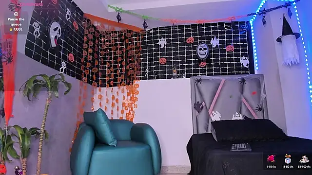 aurora tziu online show from October 19, 2025, 4:04 am