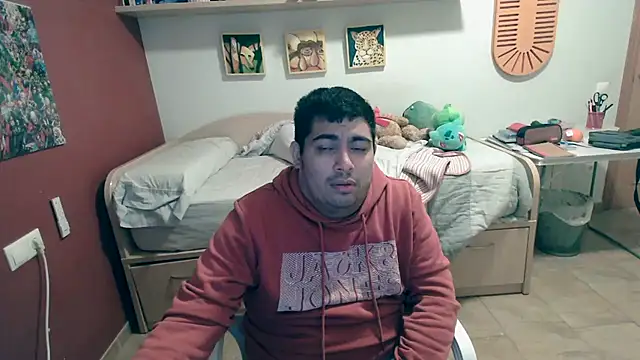 Snapshot of Martigato3 chatting on November 7, 2025, 10:57 pm Martigato3 online show from November 7, 2025, 10:57 pm