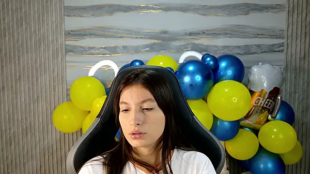 Snapshot of Cami_Boobss chatting on September 25, 2025, 12:00 pm Cami Boobss online show from September 25, 2025, 12:00 pm