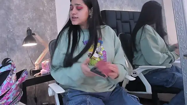 Snapshot of crystaldarliing chatting on November 6, 2025, 4:22 pm crystaldarliing online show from November 6, 2025, 4:22 pm