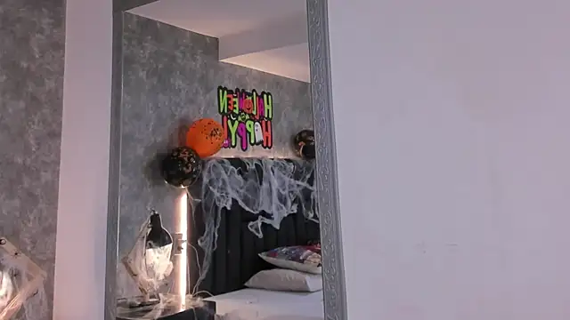 Snapshot of crystaldarliing chatting on October 15, 2025, 3:53 pm crystaldarliing online show from October 15, 2025, 3:53 pm