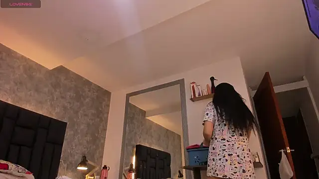 Snapshot of crystaldarliing chatting on December 19, 2025, 3:21 am crystaldarliing online show from December 19, 2025, 3:21 am