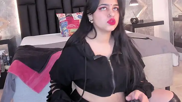 Snapshot of crystaldarliing chatting on November 7, 2025, 2:43 pm crystaldarliing online show from November 7, 2025, 2:43 pm