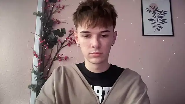 Snapshot of Milk_Guy chatting on October 31, 2025, 11:40 am Milk Guy online show from October 31, 2025, 11:40 am