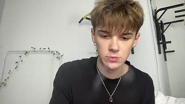 Snapshot of Milk_Guy chatting on November 26, 2025, 12:49 pm Milk Guy online show from November 26, 2025, 12:49 pm