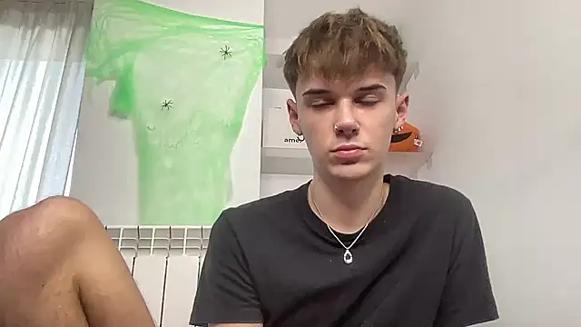 Snapshot of Milk_Guy chatting on October 28, 2025, 12:59 pm Milk Guy online show from October 28, 2025, 12:59 pm