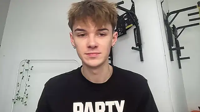 Snapshot of Milk_Guy chatting on December 16, 2025, 11:14 am Milk Guy online show from December 16, 2025, 11:14 am