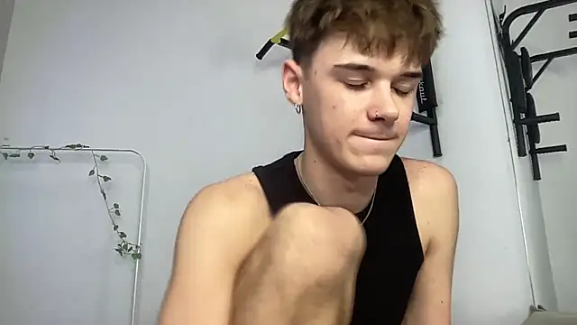 Snapshot of Milk_Guy chatting on November 4, 2025, 12:20 pm Milk Guy online show from November 4, 2025, 12:20 pm