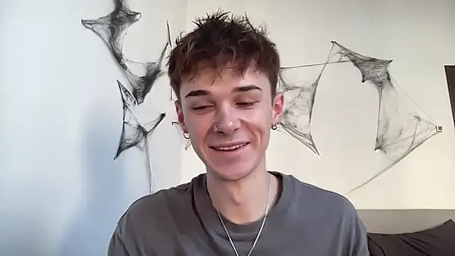 Snapshot of Milk_Guy chatting on November 19, 2025, 10:48 am Milk Guy online show from November 19, 2025, 10:48 am