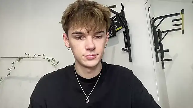 Snapshot of Milk_Guy chatting on November 25, 2025, 3:56 pm Milk Guy online show from November 25, 2025, 3:56 pm