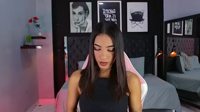 Snapshot of kitty_collins_ chatting on January 13, 2026, 11:14 am kitty collins online show from January 13, 2026, 11:14 am