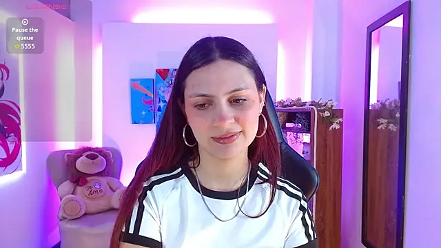 AlanaGarcia19 online show from December 15, 2025, 12:00 pm