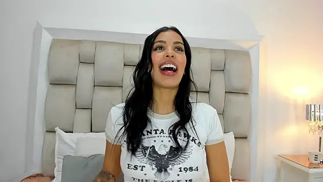 ValerieSoto online show from September 8, 2025, 7:24 pm