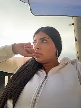 Isaa-Sweet online show from April 15, 2026, 10:21 pm