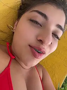 Snapshot of Isaa-Sweet chatting on May 24, 2026, 7:47 pm Isaa-Sweet online show from May 24, 2026, 7:47 pm