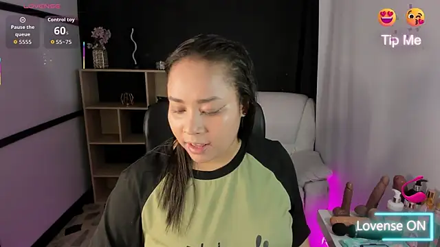 Snapshot of ThaliaBrooks_ chatting on November 10, 2025, 4:17 am ThaliaBrooks online show from November 10, 2025, 4:17 am