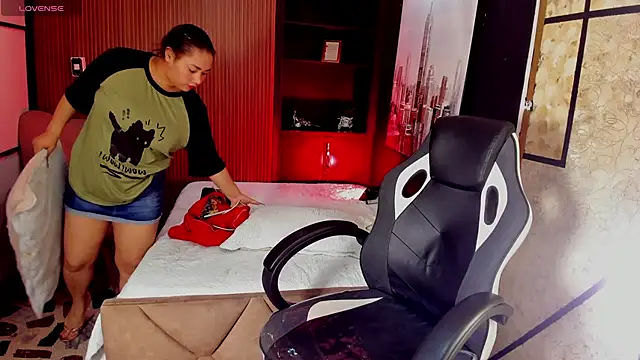 Snapshot of ThaliaBrooks_ chatting on November 21, 2025, 4:33 am ThaliaBrooks online show from November 21, 2025, 4:33 am