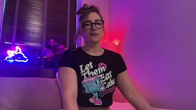 MistresssX online show from November 4, 2025, 5:06 pm