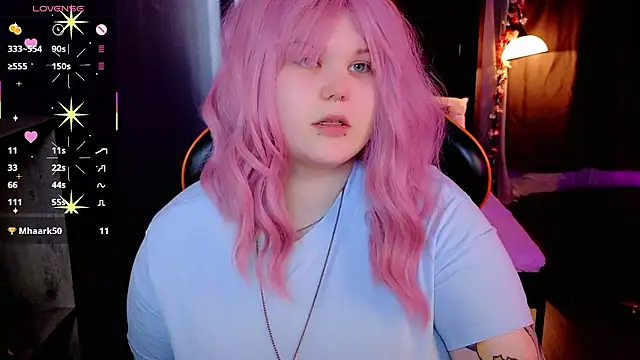 fillisfox  online show from March 13, 2026, 10:42 am