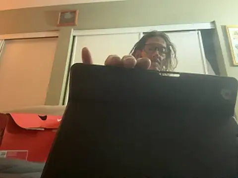 SmokeyKnight online show from April 17, 2026, 3:20 am