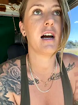 Snapshot of OdetteDelane chatting on October 21, 2025, 2:33 am OdetteDelane online show from October 21, 2025, 2:33 am