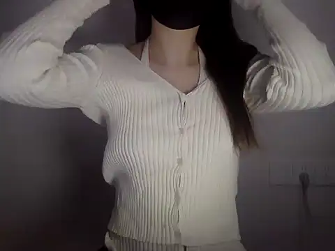 Mia 8 online show from April 9, 2026, 5:19 pm