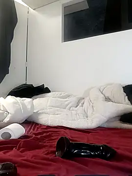 twitshe online show from November 17, 2025, 12:31 pm