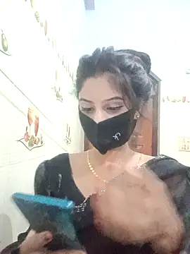 Hot-Soniya733 online show from November 5, 2025, 7:28 pm