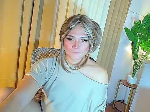 Snapshot of ScarletMoore chatting on April 21, 2026, 4:08 am ScarletMoore online show from April 21, 2026, 4:08 am