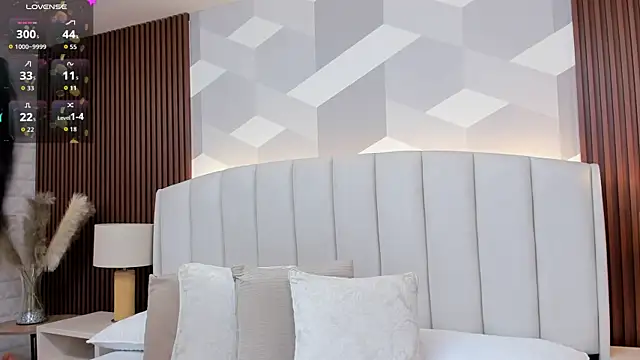 Snapshot of Mommy_Naughty chatting on November 18, 2025, 11:02 am Mommy Naughty online show from November 18, 2025, 11:02 am