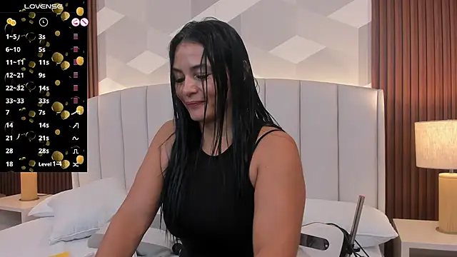 Snapshot of Mommy_Naughty chatting on May 28, 2026, 10:43 am Mommy Naughty online show from May 28, 2026, 10:43 am