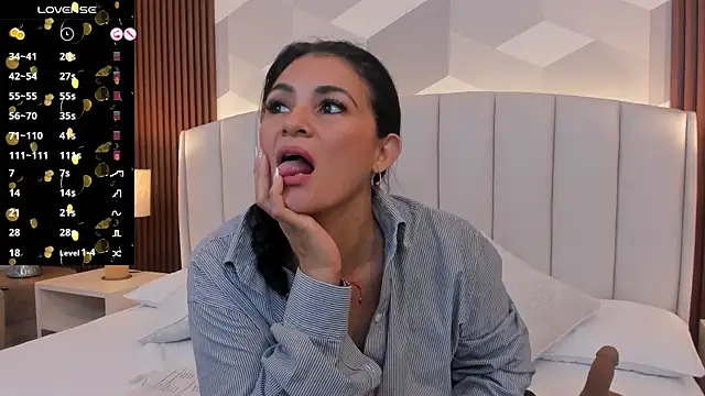 Snapshot of Mommy_Naughty chatting on June 2, 2026, 10:59 am Mommy Naughty online show from June 2, 2026, 10:59 am