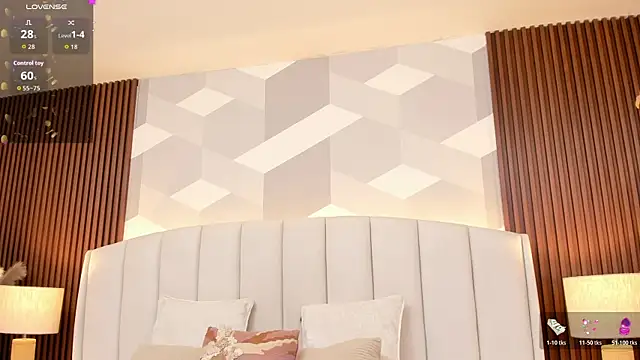 Snapshot of Mommy_Naughty chatting on November 3, 2025, 11:25 am Mommy Naughty online show from November 3, 2025, 11:25 am