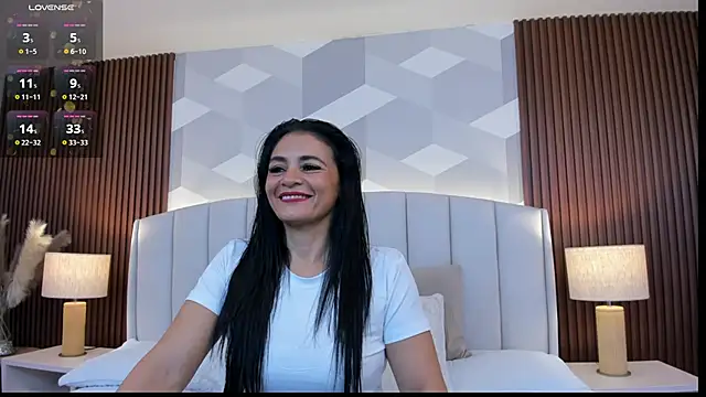 Snapshot of Mommy_Naughty chatting on October 25, 2025, 11:20 am Mommy Naughty online show from October 25, 2025, 11:20 am