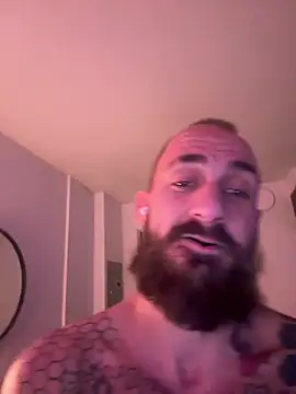 Snapshot of Bearlyfuckinglogan chatting on July 17, 2026, 8:00 am Bearlyfuckinglogan online show from July 17, 2026, 8:00 am