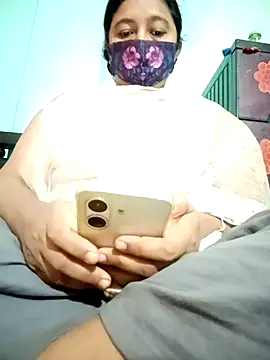 Snapshot of jenyfer709 chatting on February 12, 2026, 4:01 am jenyfer709 online show from February 12, 2026, 4:01 am